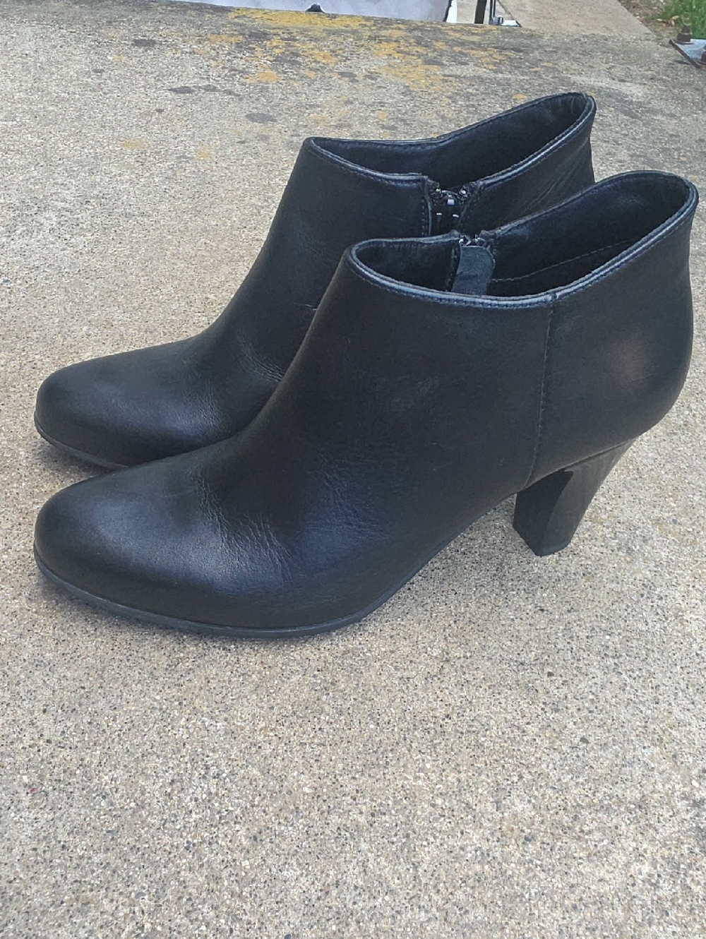 La‎ Canadienne Waterproof Leather Booties Black Ankle Boots Made In Canada NWT
